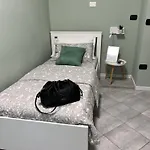 Esty 招待所 4*